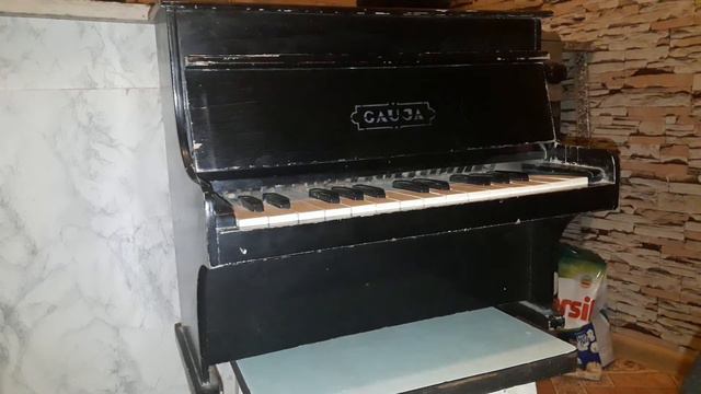 Ещё одно детское пианино из моей коллекции. One more toy piano from my collection. смотреть онлайн