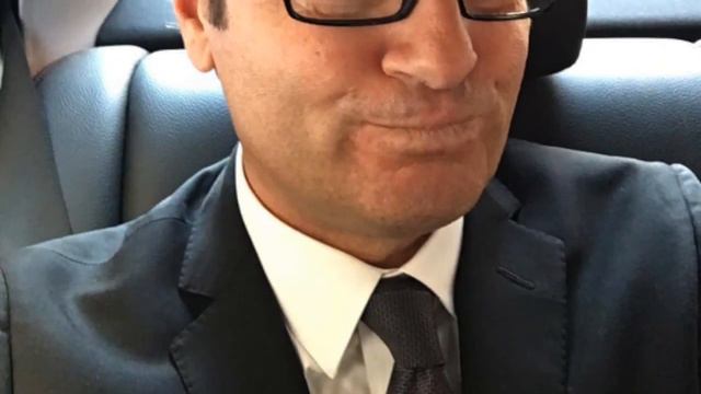 Enrico Papi e gli attimi di terrore per l'uragano Irma: ecco come ha salvato la sua famiglia смотреть онлайн
