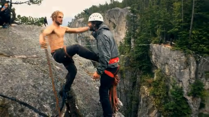 Хайлайн и веселый роупджампинг в Британской Колумбии смотреть онлайн