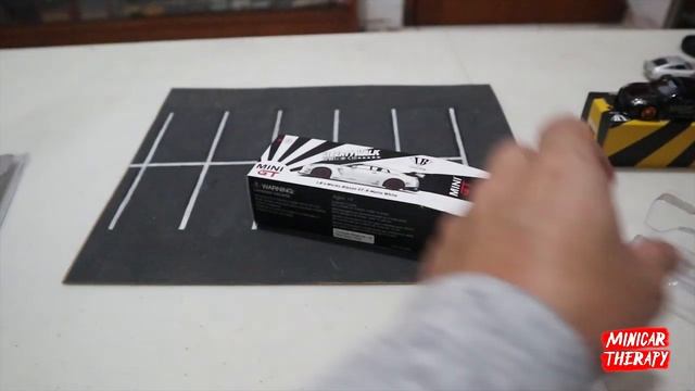 MINI GT LIBERTY WALK NISSAN GT-R MATTE WHITE | RODA LIST MERAH, BARU DAPET SEKARANG PART 1 смотреть онлайн