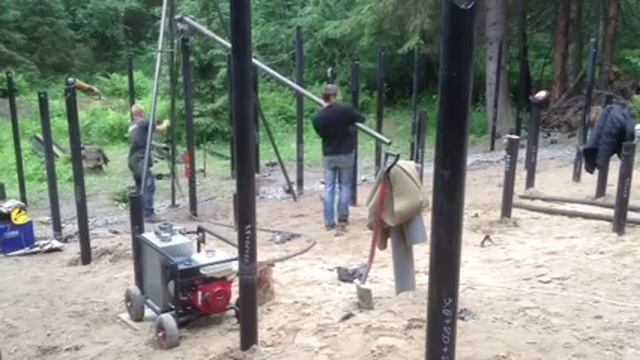 Закручивание винтовых свай гидравликой смотреть онлайн