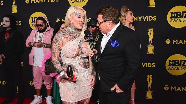 4k/60 Nominee Evilyn Ink on the Xbiz red carpet in LA, CA смотреть онлайн