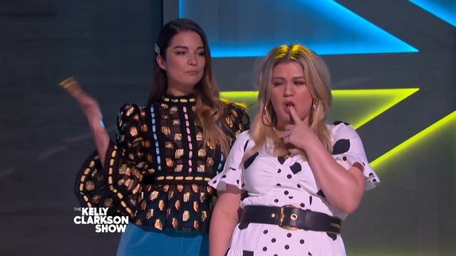 Annie Murphy And Kelly Perform 'A Little Bit Alexis' Remix From 'Schitt's Creek' смотреть онлайн