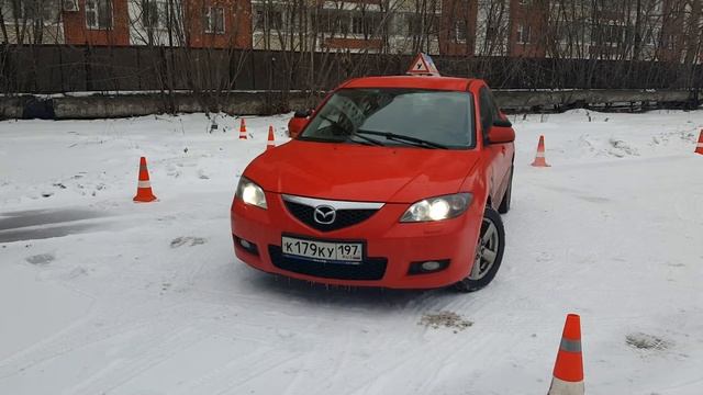 Экзамен в ГИБДД Северное Бутово.Площадка, заезд в правый гараж смотреть онлайн