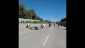 Самые жесткие падения с мотоцикла! подборка 2017 сентябрь