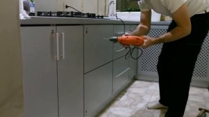 Монтаж кухонных ручек