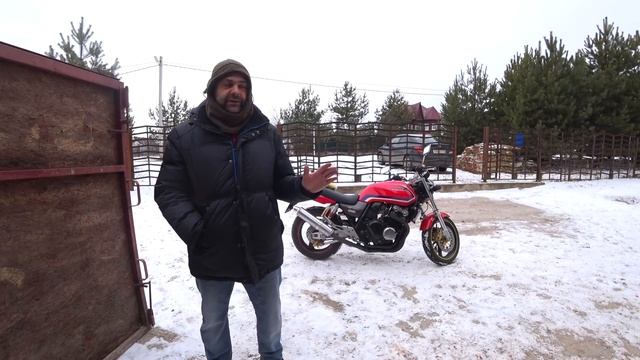 Завел молодую 19 летнюю японку. Honda CB 400 Super Four Vtec. смотреть онлайн