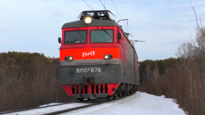 "Белово на вывозе". ВЛ10У-976 с контейнерным грузовым поездом