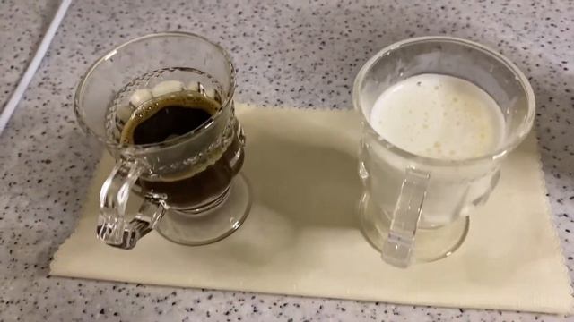Coffee with Cream | Кофе со взбитыми сливками смотреть онлайн