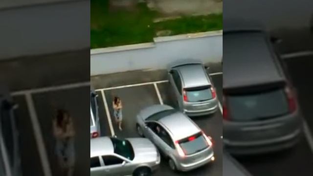 Помог девочке выехать с парковки! ) смотреть онлайн