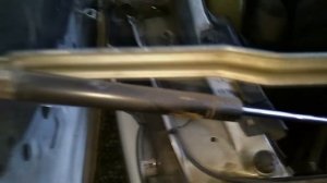 Амортизаторы капота и крышки багажника.Как устранить неполадки старых амортизаторов и их методы.