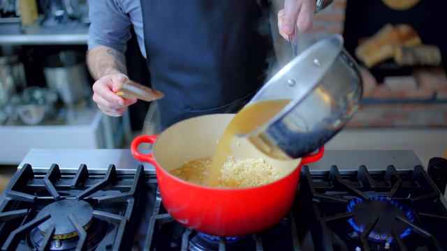 Binging with Babish: Risotto Tricolore from Big Night смотреть онлайн