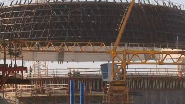 На 2 блок НВ АЭС-2 установили купол реактора смотреть онлайн