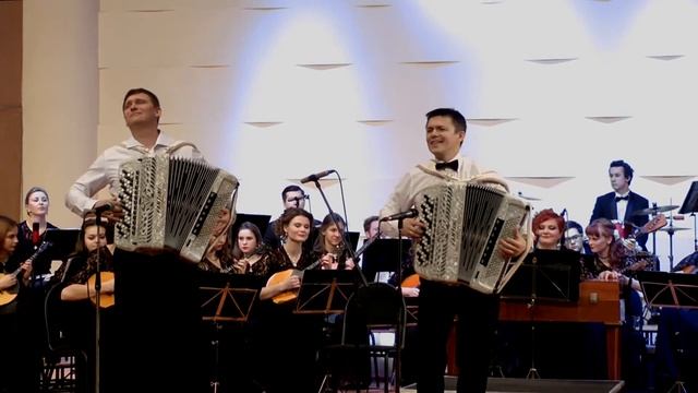 В. Власов «Босса-нова» солисты шоу дуэт «Мастер-класс»_оркестр_ПЕРЕЗВОНЫ смотреть онлайн