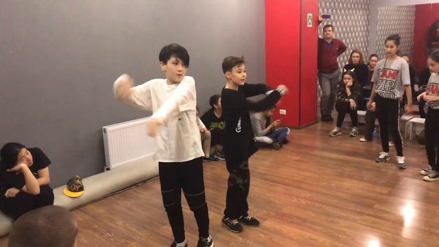 New Year Battle | Final Hip Hop Beginners 2x2 | Ромил-Глеб VS Сандра-Аружан VS Саша-Ринат смотреть онлайн