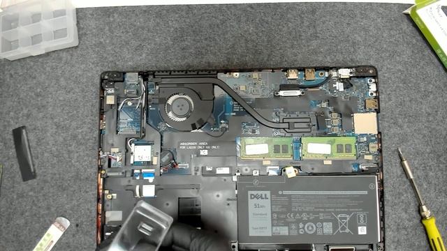 Dell Latitude 5590 Quick NVME SSD Upgrade смотреть онлайн