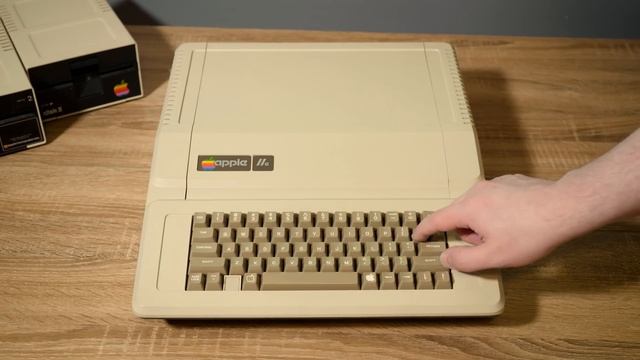 The LGR Apple II Collection + Testing An Apple //e!