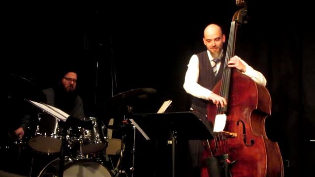 Tony Leva with Dylan Jack & Eric Hofbauer- Ghandian Xylophone Music смотреть онлайн