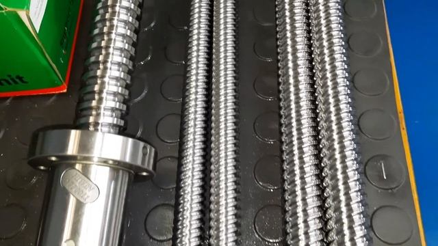Fusos de Esferas para Máquinas Doosan Daewoo смотреть онлайн