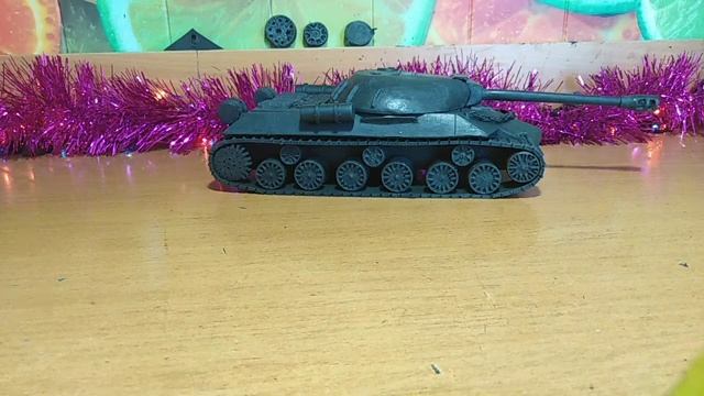 Советский танк ИС-3 из скульптурного пластилина.