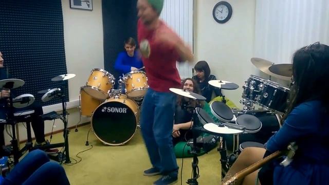 В ШКОЛЕ PARTY УРОКИ смотреть онлайн