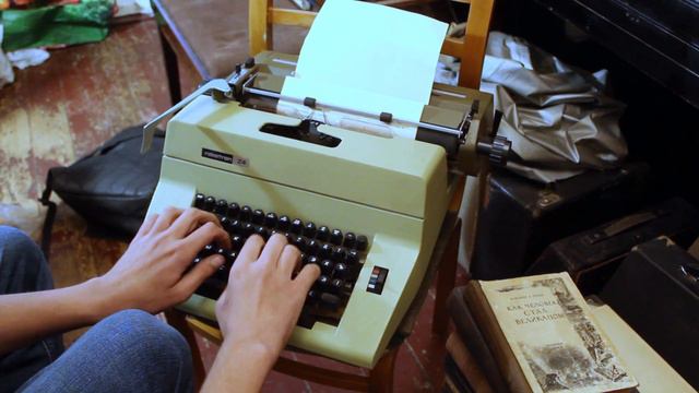 печатная пишущая машинка Роботрон 24 | typewriter Robotron 24 смотреть онлайн