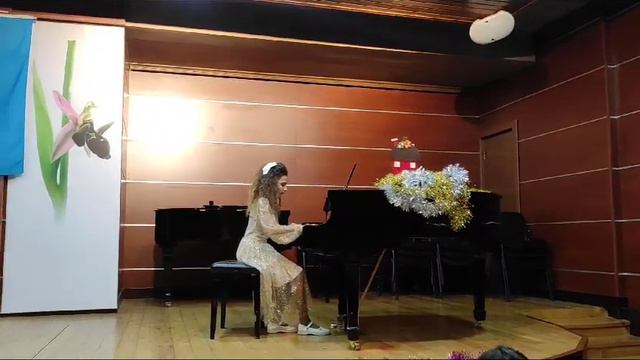 Cövdət Hacıyev adına 3 Nömrəli Musiqi Məktəbi. Fortepianoda çalınıb Qarabağ şikəstəsi. смотреть онлайн