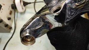 Как подсоединить шланг к изливу (гусаку) современного смесителя?!