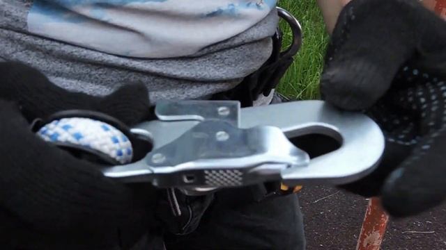 Delta plus. Cameleon. Обзор страховочного устройства. СИЗ смотреть онлайн