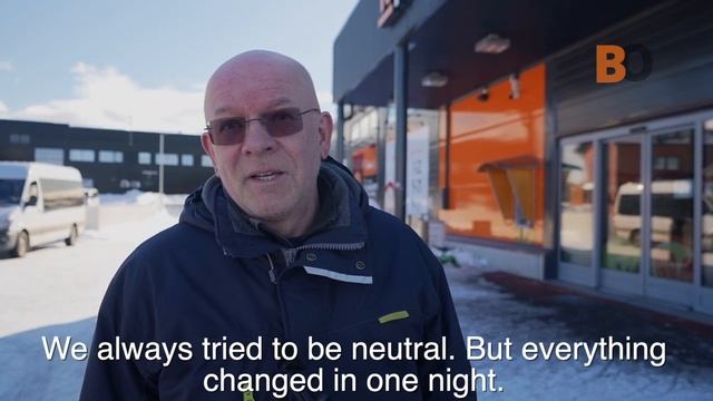 Finnish people react to their country joining NATO. смотреть онлайн