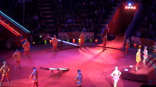 "Подкидные доски" п/р Дмитрия Соколова. Teeterboard act by Dmitry Sokolov. смотреть онлайн