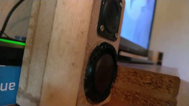 DIY stereo desktop speakers with old jbl flip 3's drivers смотреть онлайн