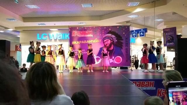 Сделаем селфи! День рождения Караван. Студия Киндермикс смотреть онлайн