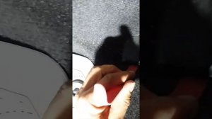 Как снять пластиковые накладки на креплениях сидений а/м Рав 4 (Toyota Rav 4)