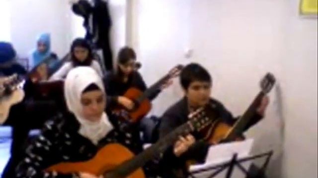 Guitar players 4th week their first piece ( Classroom 1) смотреть онлайн