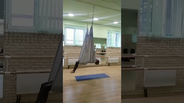 Воздушная халасана, сарвангасана, планка смотреть онлайн