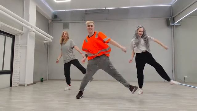 Tik Tok Shuffle Dance - Rihanna S&M смотреть онлайн