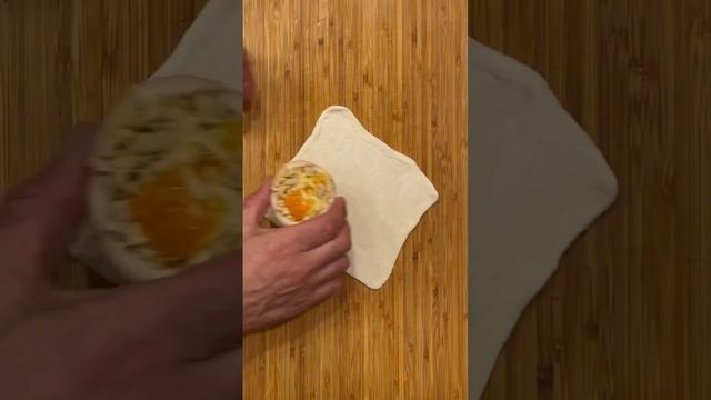 Фаршированные шампиньоны в слоеном тесте?#накухнеуиванасоловьева смотреть онлайн