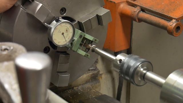 Пилим огромные болванки, ресивер на 350 литров и угол для строгального станка смотреть онлайн