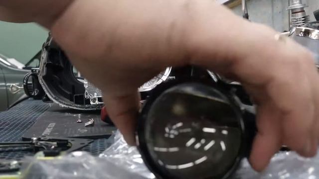 Установка светодиодных bi led линз Altezza GTR mini 2.8 на Митсубиси Аутлендер. смотреть онлайн