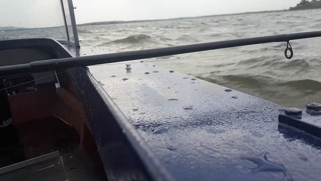 МкМ на рыбалке погода разбушевалась. смотреть онлайн