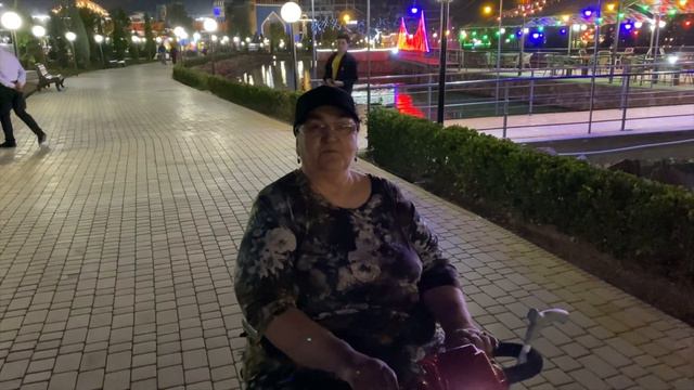 Узбекистан! Наманган! Наша вечерняя прогулка по парку города Намангана. смотреть онлайн