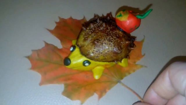 Поделка ёжик из каштана. Hedgehogs HANDMADE смотреть онлайн