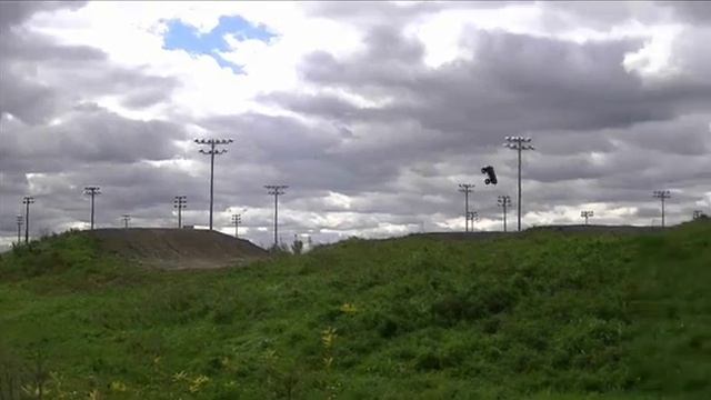 RC Jump - Crazy RC Bashing With 25 Jumps in 2 min with 70 to 80 ft ¨Front to Back¨ Flip смотреть онлайн