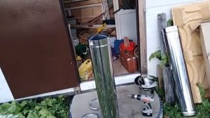Меняем дымоход деревенской печи.