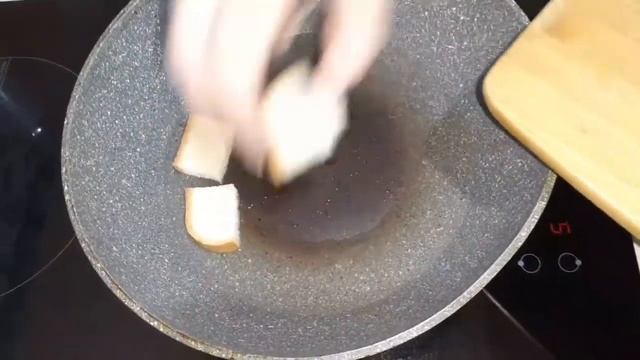 Завтрак за 5 минут?Залейте хлеб яйцом на сковороде #завтрак#хлеб с яйцом смотреть онлайн