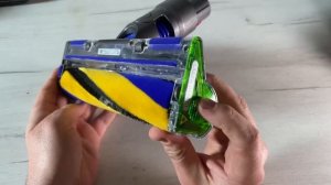 Dyson Laser Slim Fluff cleaner head - Dyson V15 detect vacuum cleaner overview