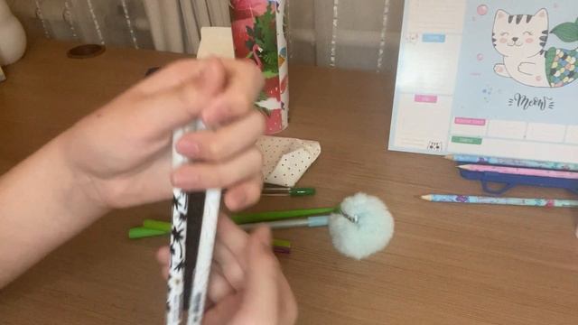 Мини обзор моей канцелярии или чем я пользуюсь ⛸ смотреть онлайн