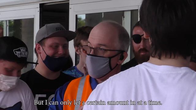 Camping in Front of Stores that AREN’T having a Sale смотреть онлайн