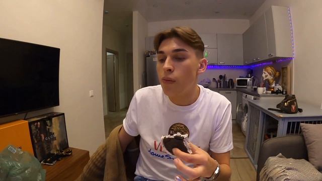 ЗАЕДАЮ СВОИ ПРОБЛЕМЫ смотреть онлайн